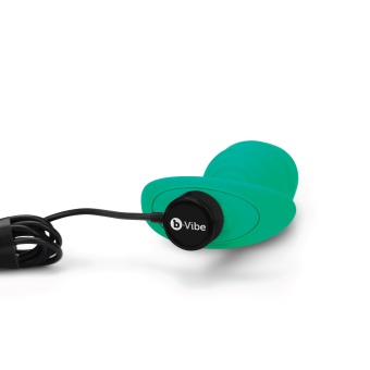 Ребристая вибропробка b-Vibe Twist Texture Plug зелёная