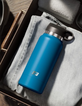 Мастурбатор вагина в синей фляге Fuck Flask мулатка