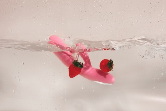 Вибратор-кролик Svakom Avery с возвратно поступательными движениями розовый