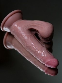 Телесный реалистичный фаллоимитатор Horney Prince - 18,5 см.